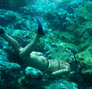 “Le Befane 2013 hanno invaso il mare” di Capomulini anche una giornalista nostra collaboratrice