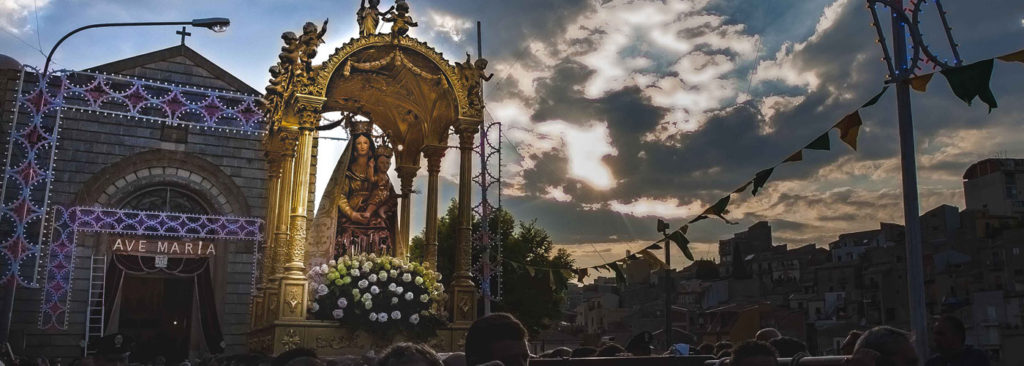 Enna. La festa di Maria SS. di Valverde (ultima domenica di agosto) - video processione
