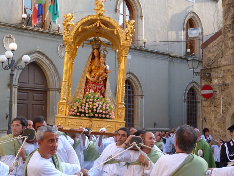 Enna. La festa di Maria SS. di Valverde (ultima domenica di agosto) - video processione