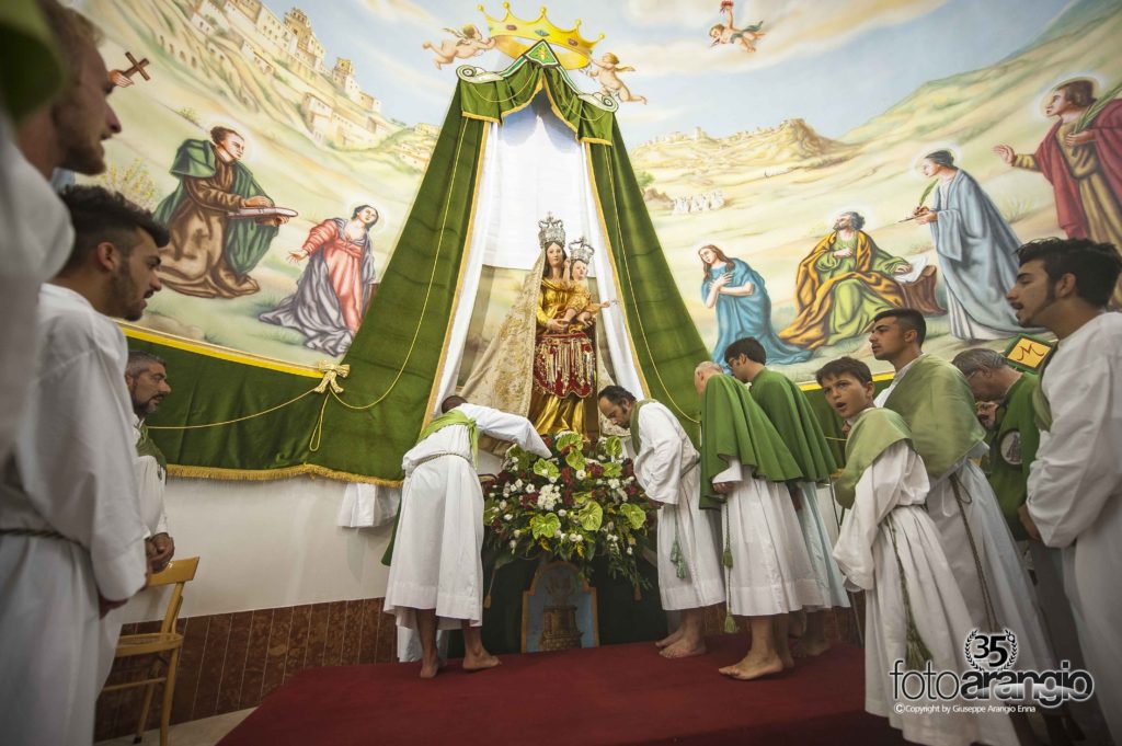 Enna. La festa di Maria SS. di Valverde (ultima domenica di agosto) - video processione