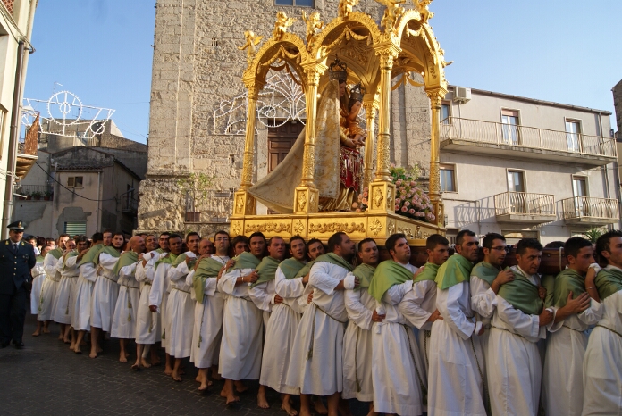 Enna. La festa di Maria SS. di Valverde (ultima domenica di agosto) - video processione