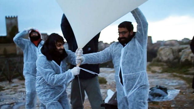 SICILIAN SPACE PROGRAM: lancio di un cannolo siciliano nello spazio