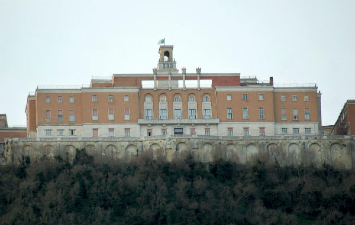 Massimo Greco: Sulla difesa della Prefettura difese apparenti e strategie perdenti - 