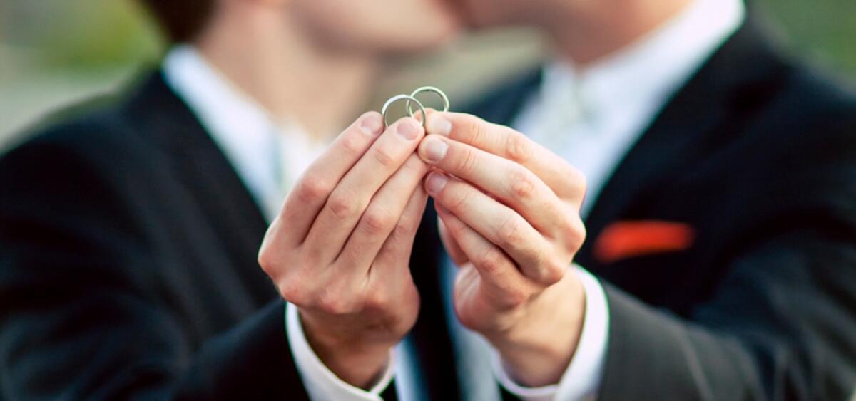 √i√i - Sinatra come Marino. A Leonforte trascritta la prima unione gay - 