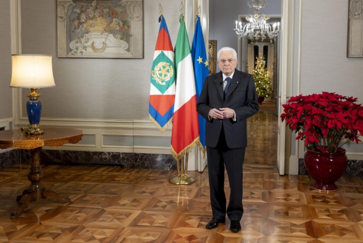 √i√i - Mattarella, a sorpresa, visita i mosaici di Piazza Armerina - 