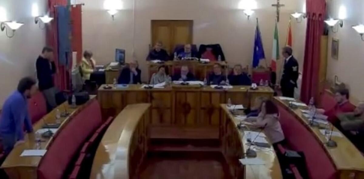 L’ARS riduce il numero dei Consiglieri comunali, ma non subito! - 