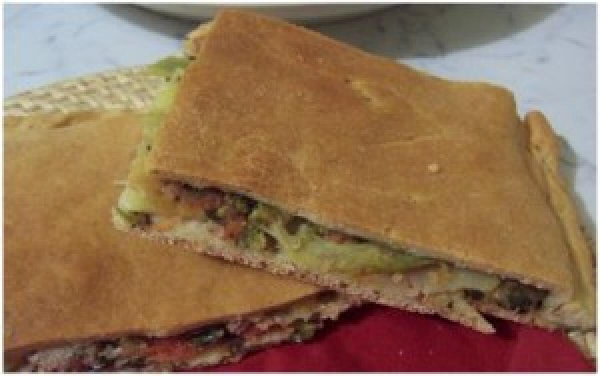 Schiacciata con broccoli e salsiccia - 