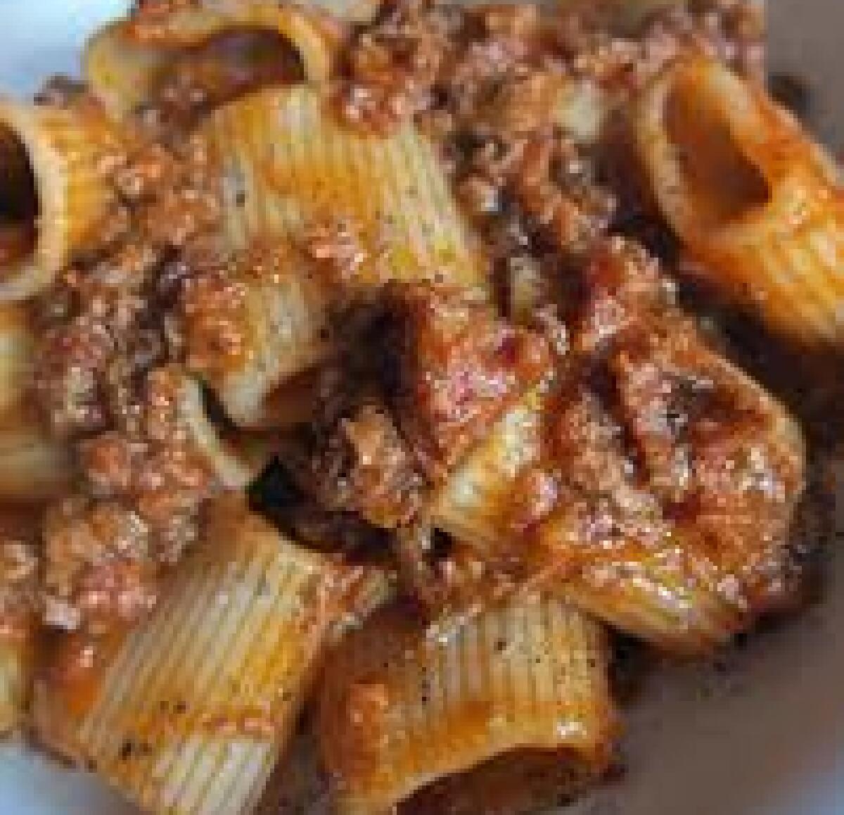 Maccarruna cu sucu serbaggio (maccheroni con cinghiale) - 