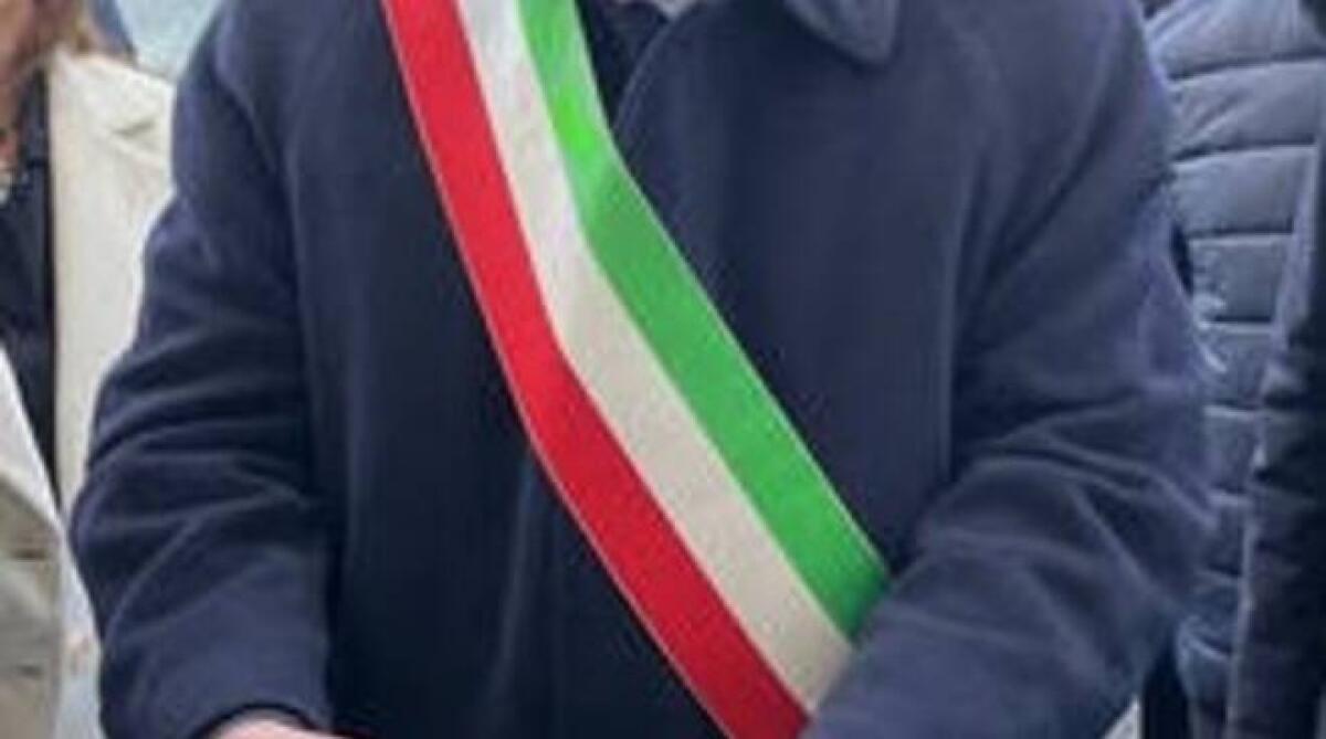 √i√i - Sospeso il sindaco del Casale per abuso di fascia tricolore. Invece, l’ennese l’ha deteriorata - 