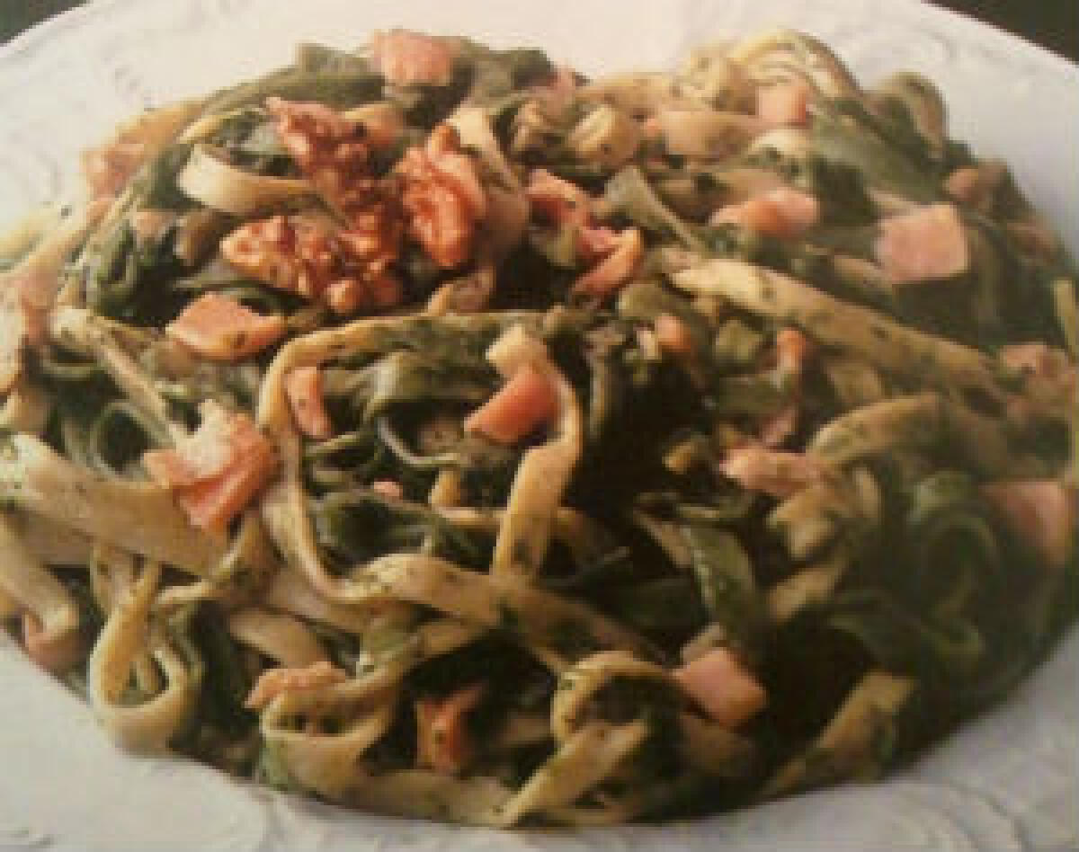 Tagliolini con crema di spinaci e salmone - 