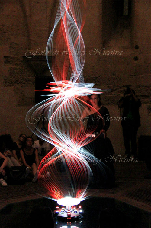 Enna √i√i: SPACETIME HELIX, torre di Federico: uno spettacolo di scultura-luce-suono