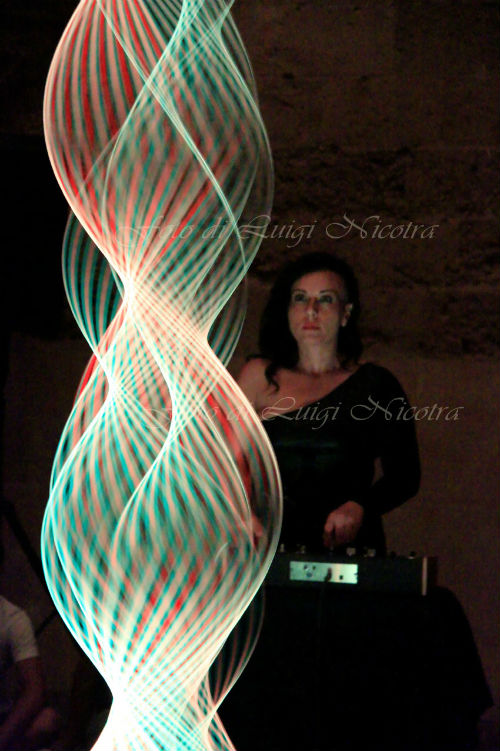 Enna √i√i: SPACETIME HELIX, torre di Federico: uno spettacolo di scultura-luce-suono