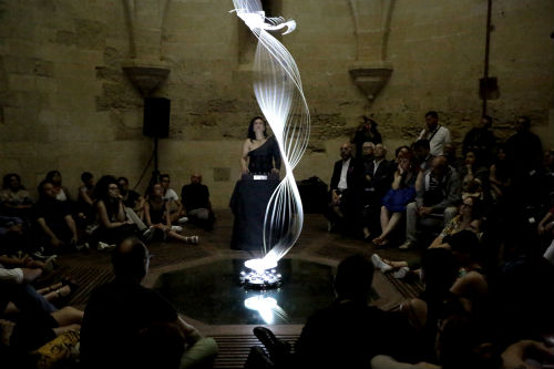Enna √i√i: SPACETIME HELIX, torre di Federico: uno spettacolo di scultura-luce-suono