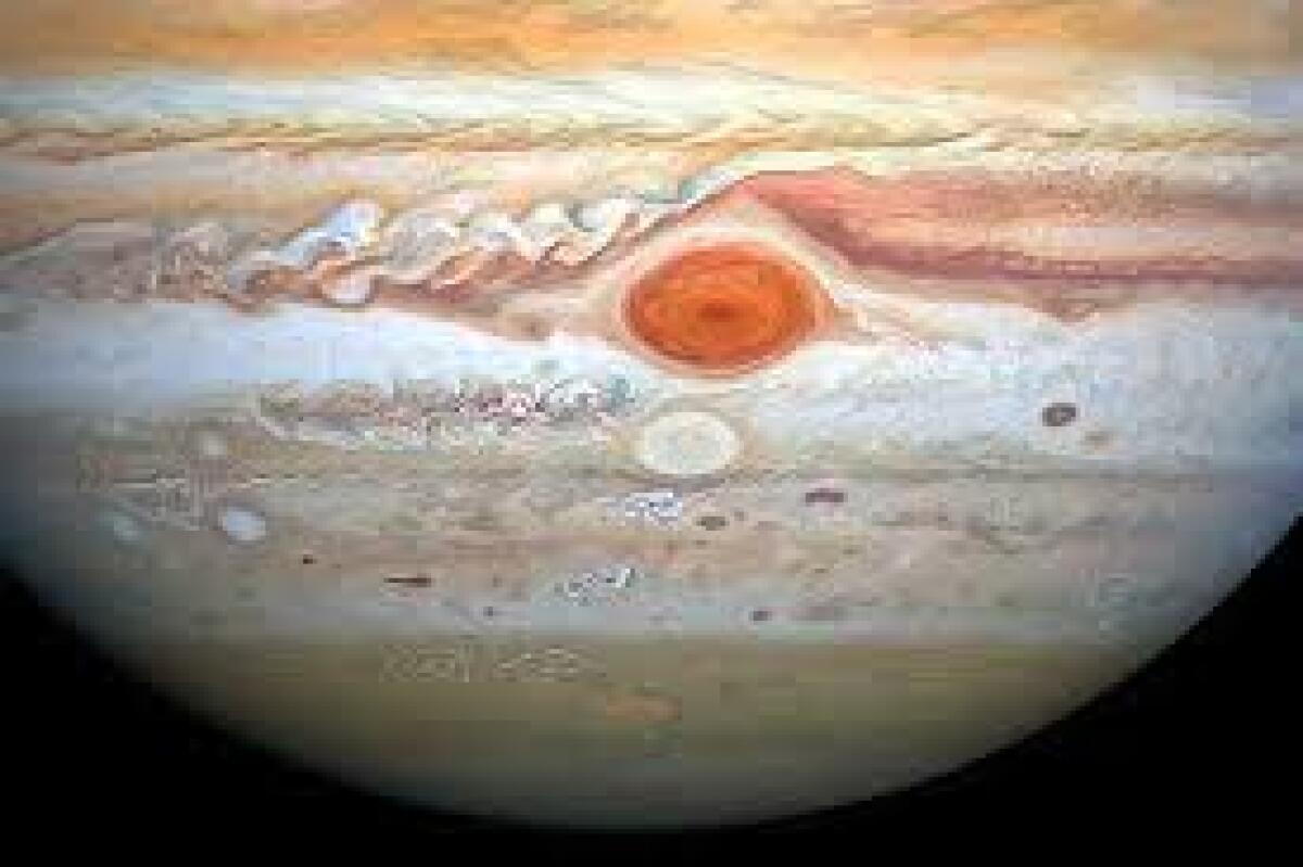 Giove: la Grande Macchia Rossa emette calore, l’incredibile scoperta - 