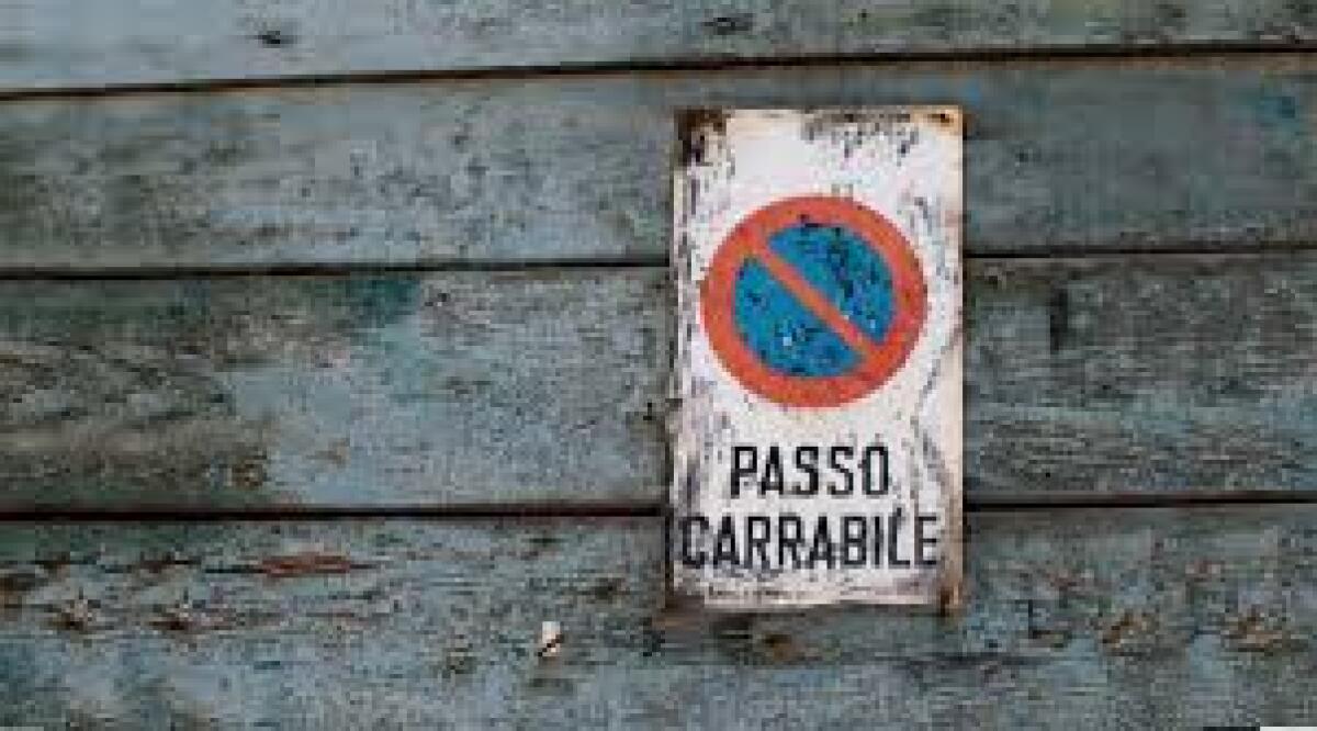 Enna. Passi carrabili concessi a molti ma non a tutti - 