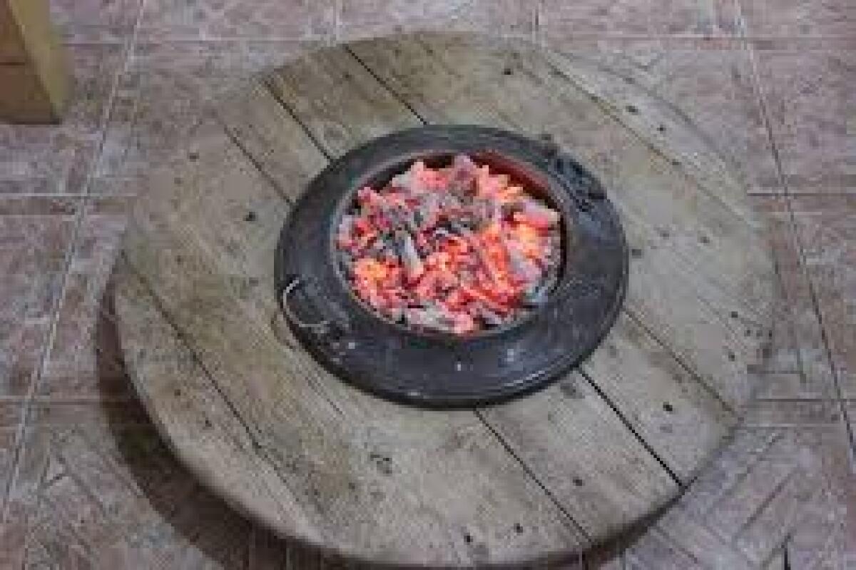 Enna. Così ci si difendeva dal freddo... una volta - 