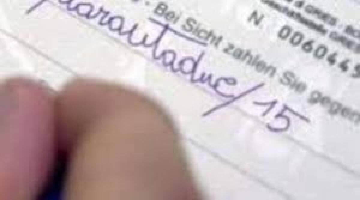 Conto in rosso. Un signore viene contattato dalla banca - 