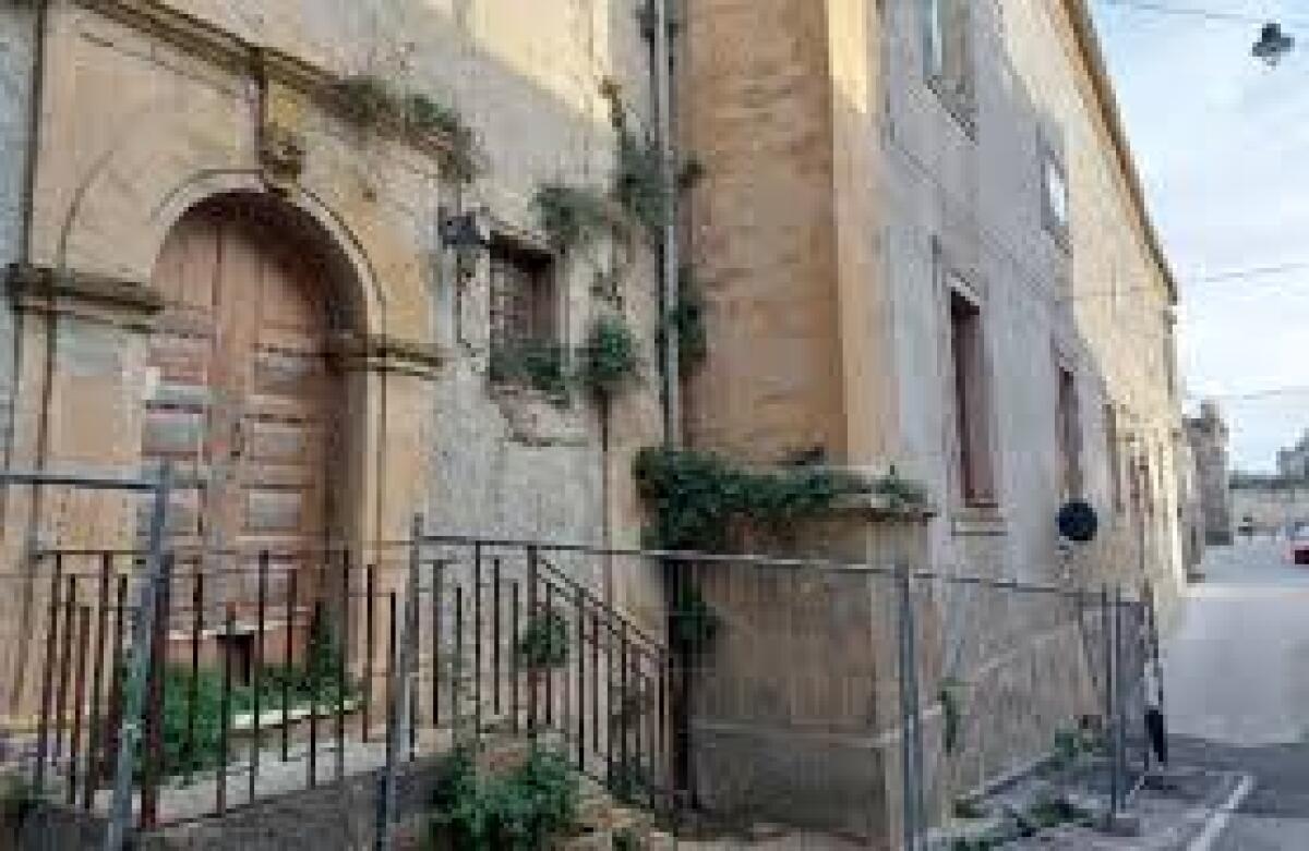 Sicilia. L’estinzione delle IPAB tra problemi occupazionali e limiti costituzionali - 