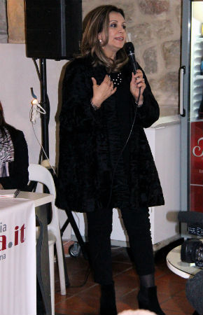 Violenza di genere. √i√i - Caffè letterario Al Kenisa e SiciliaNewsTv, convegno: "Prede da cacciare"