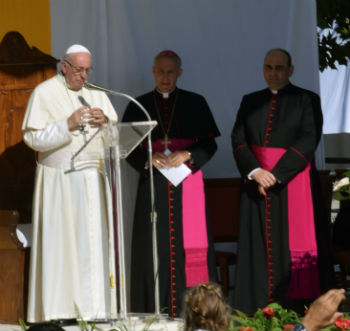 Papa Francesco a Piazza Armerina: “Non sono poche le piaghe che vi affliggono" - foto e video