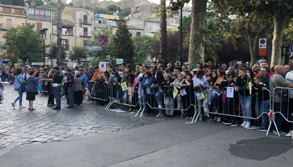 Papa Francesco a Piazza Armerina: “Non sono poche le piaghe che vi affliggono" - foto e video