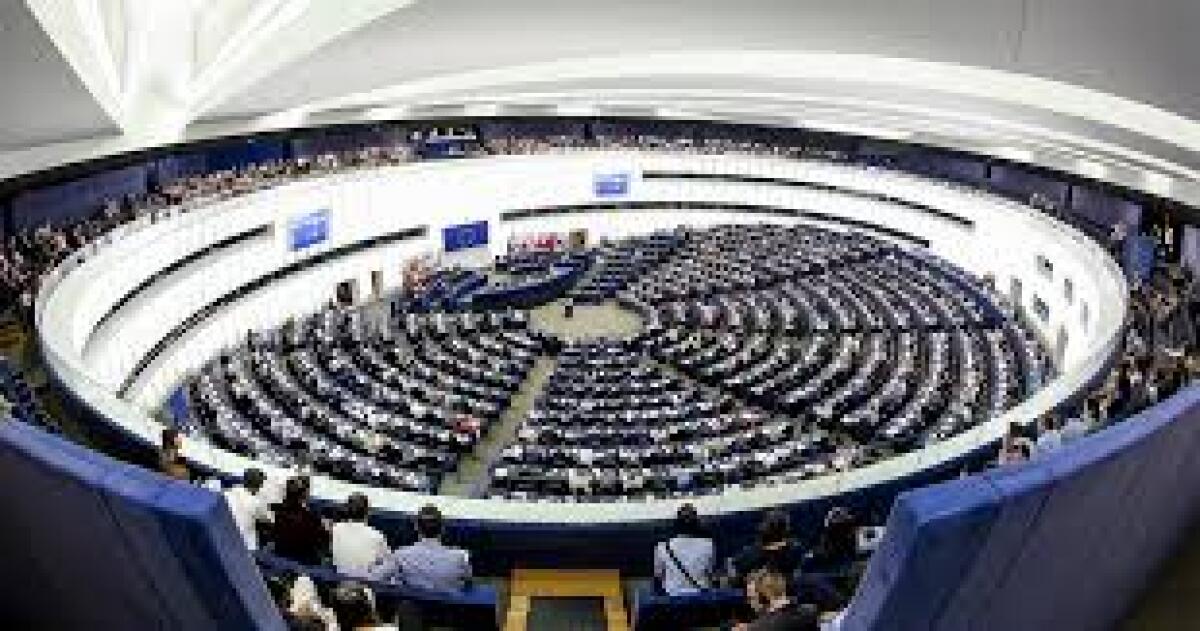 Parlamento Strasburgo aspetta i nuovi inquilini, con la prospettiva di una nuova Europa - 