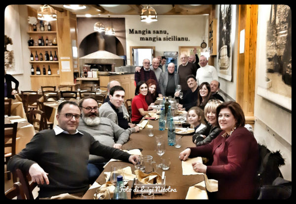 Buon compleanno: √i√i festeggia il 18° anno