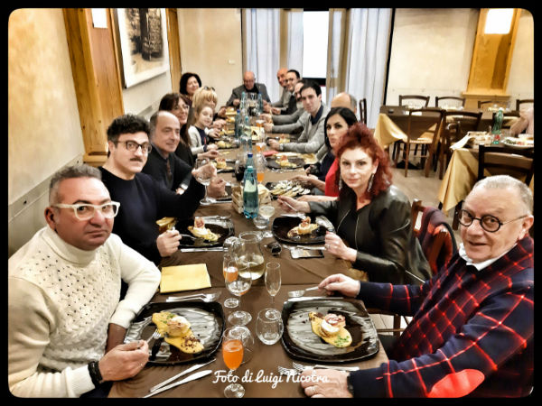 Buon compleanno: √i√i festeggia il 18° anno