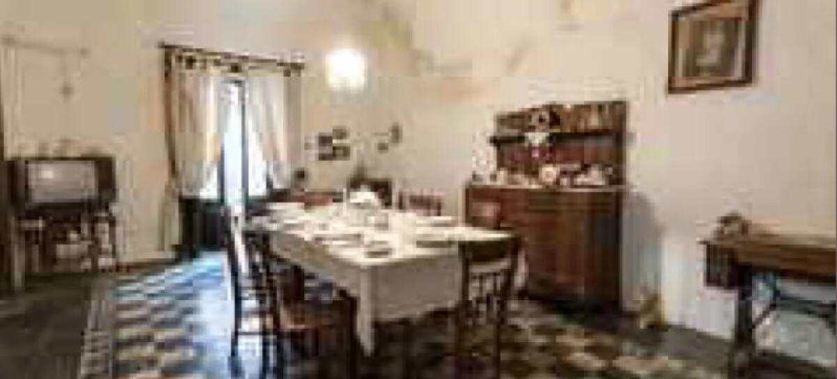 Valguarnera: casa museo Caripa - 