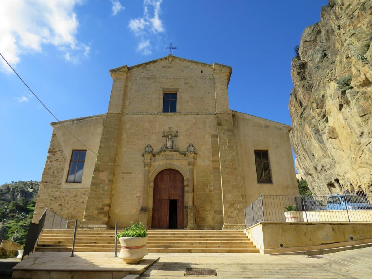 Gagliano C.to: Chiesa e festa del patrono San Cataldo - 