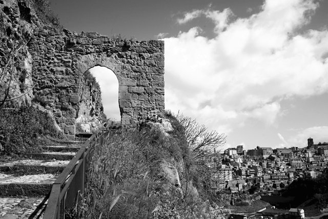 Enna. Itinerario storico naturalistico di Janniscuro