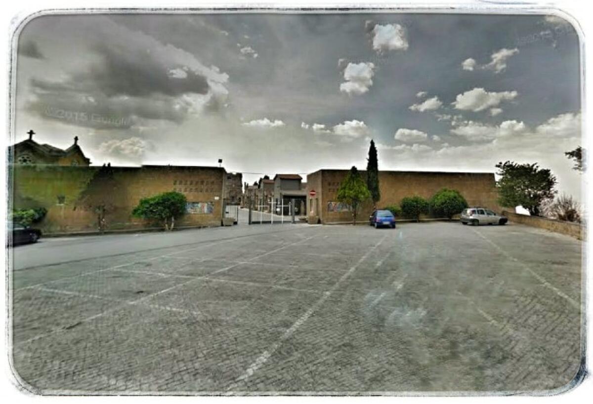 √i√i - Secondo vax day, oggi vaccinazioni nel piazzale antistante il cimitero comunale di Enna - 