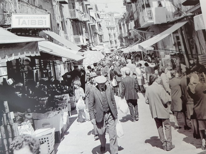 Mercato della Strata a foglia Caltanissetta