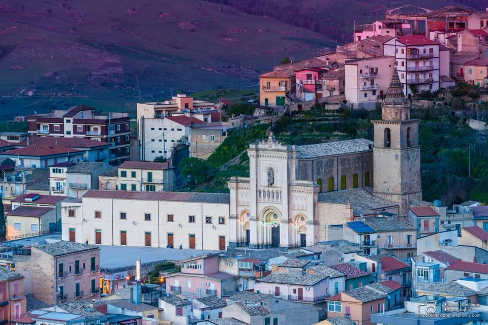 L’insediamento di Agira in età medievale dai dati storici e archeologici - Tesi Laurea by Ausilia Cardaci