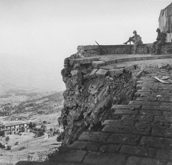 Troina: inaugurato il Museo della fotografia di Robert Capa