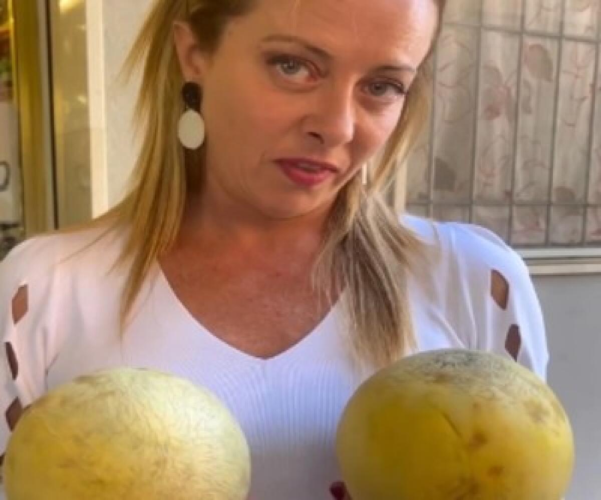 Dio, Patria e Famiglia. Meloni Premier. Sinistra rosica! - 