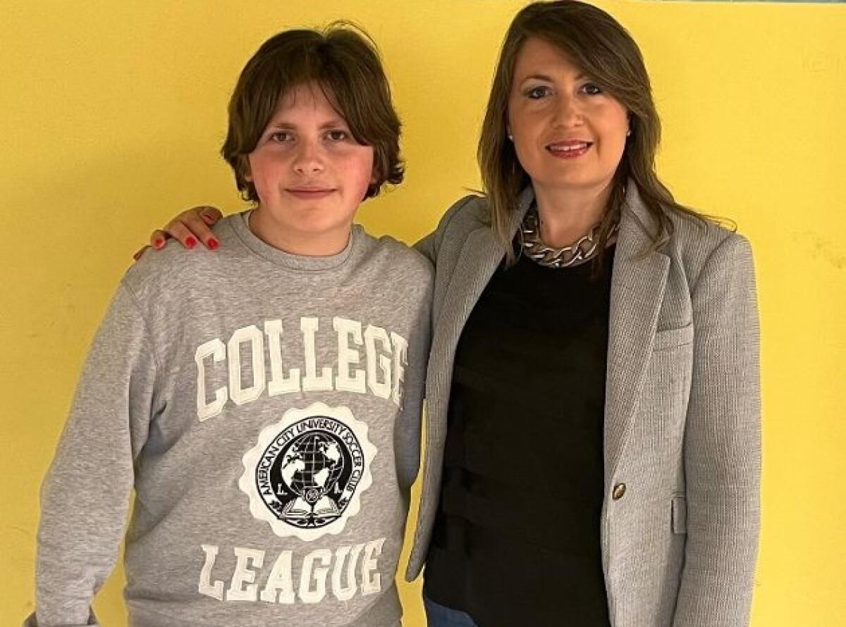 Aidone. Al Buk festival di Modena, menzione speciale alla poesia "Le violette" dello studente Giuseppe Papola - 