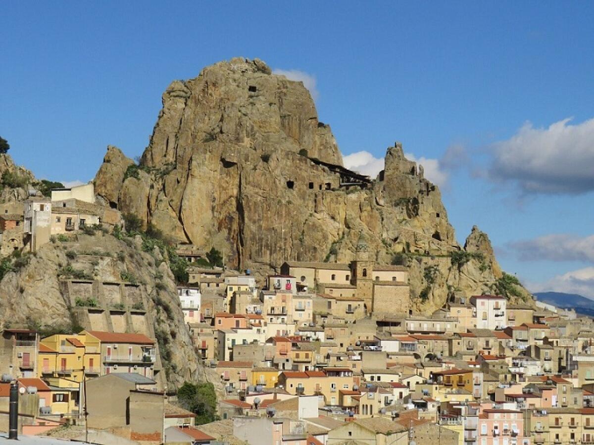 Gagliano C.to: finanziamenti della Rocca e del ponte Gagliano - Agira - 