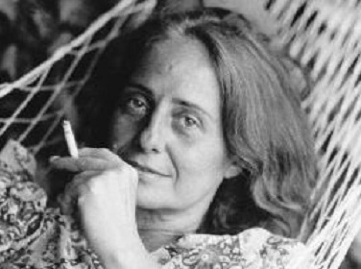 Mantenere le origini. “Risalire devi il fiume/del tuo sangue/fino alla fonte”, è un verso di una poesia di Goliarda Sapienza - 