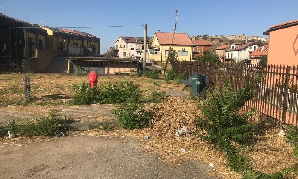 Aidone: residenti quartiere Vanella lamentano la poco attenzione nei confronti del loro quartiere - 