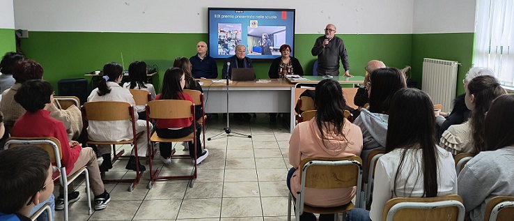 Alla scuola media Mattei di Gagliano incontro con lo scrittore Enzo Randazzo, presidente Premio internazionale Navarro