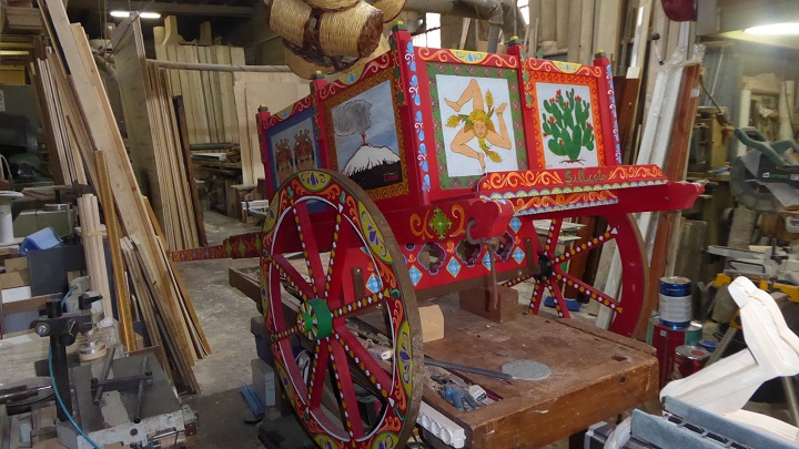 Nicosia. Il carretto siciliano del Maestro Carmelo Sillicato sbarca negli USA