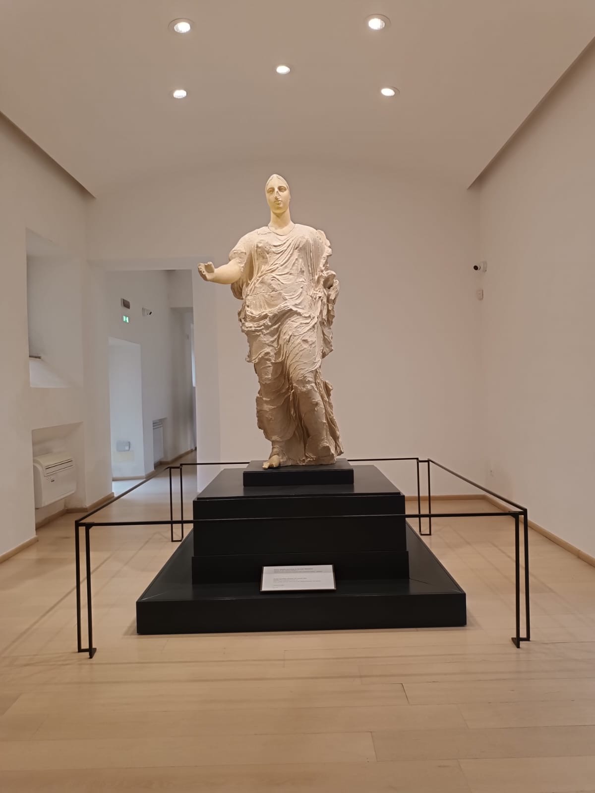 Al Museo di Aidone, nuovo allestimento della sala degli Acroliti e della Testa di Ade