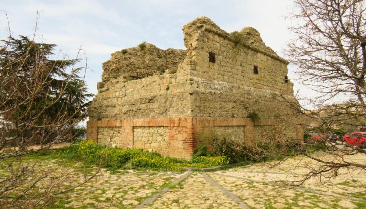 Centuripe. Il Castello di Corradino - 