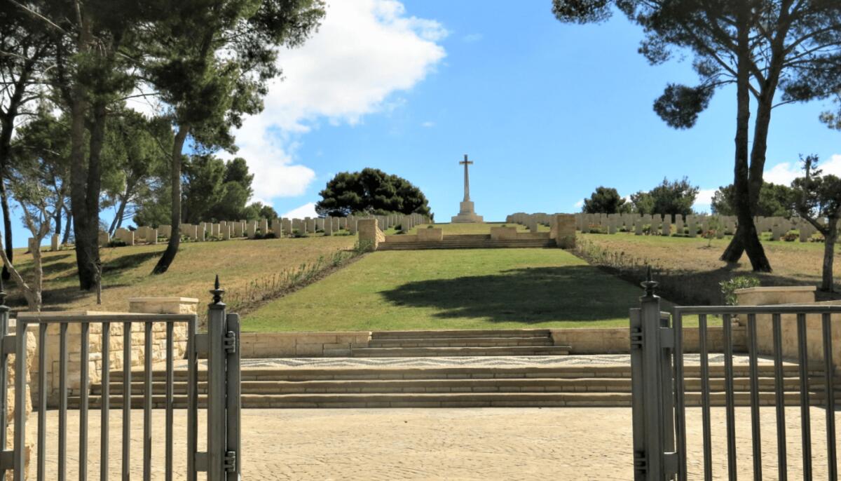Agira. Cimitero di guerra canadese - 