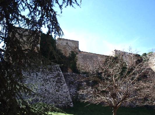 Piazza Armerina: castello aragonese Spinelli e ruderi del castello di Anaor