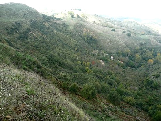 Rossomanno (territorio di Valguarnera Caropepe, castellazzo degli Uberti)