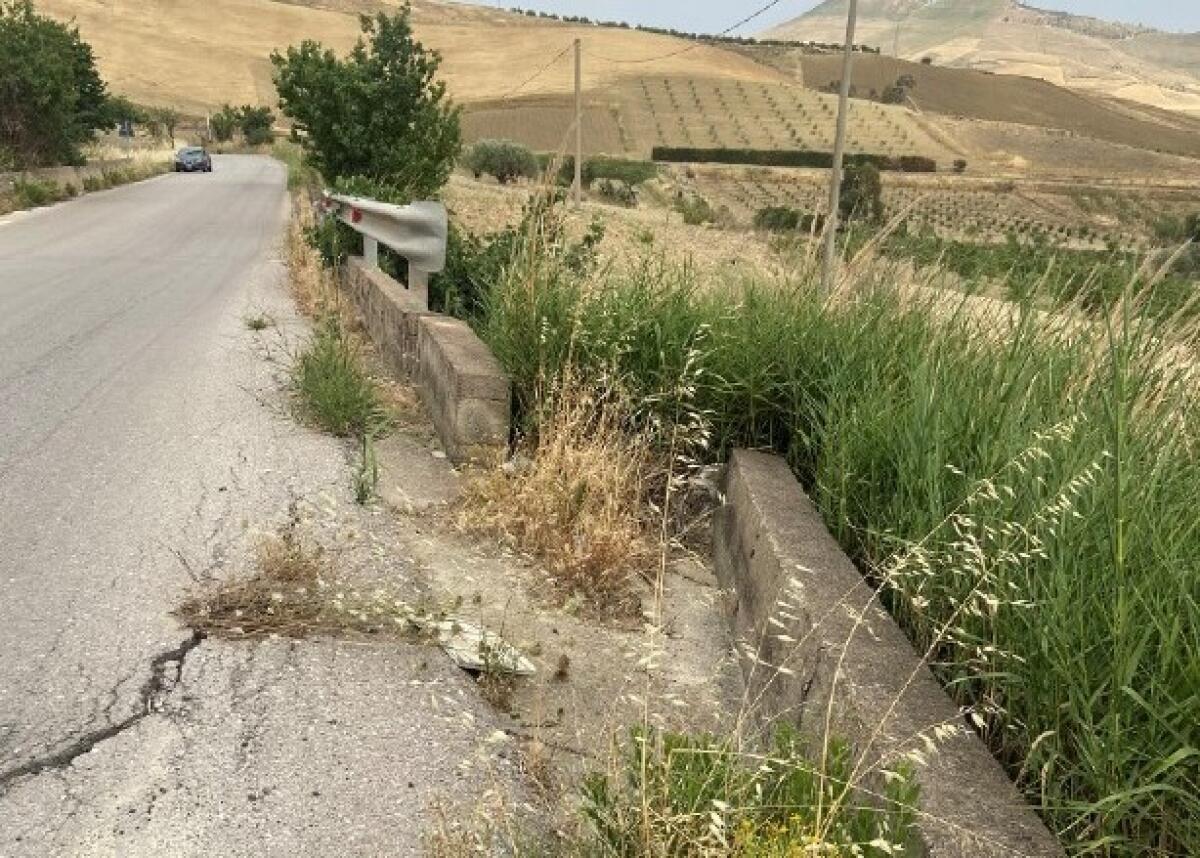 Al via la manutenzione straordinaria delle Sp 15 A e B tra Piazza Armerina e Barrafranca - 