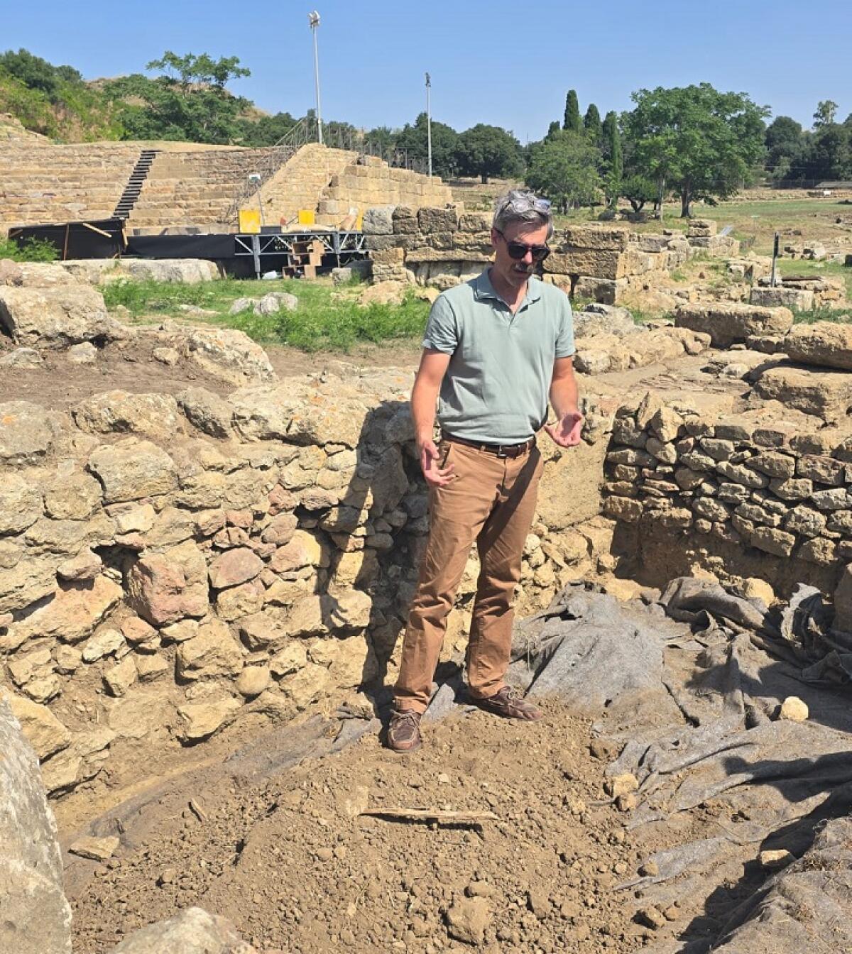Aidone. Archeo passeggiata a Morgantina e mostra al plesso Truppia sui ritrovamenti - 