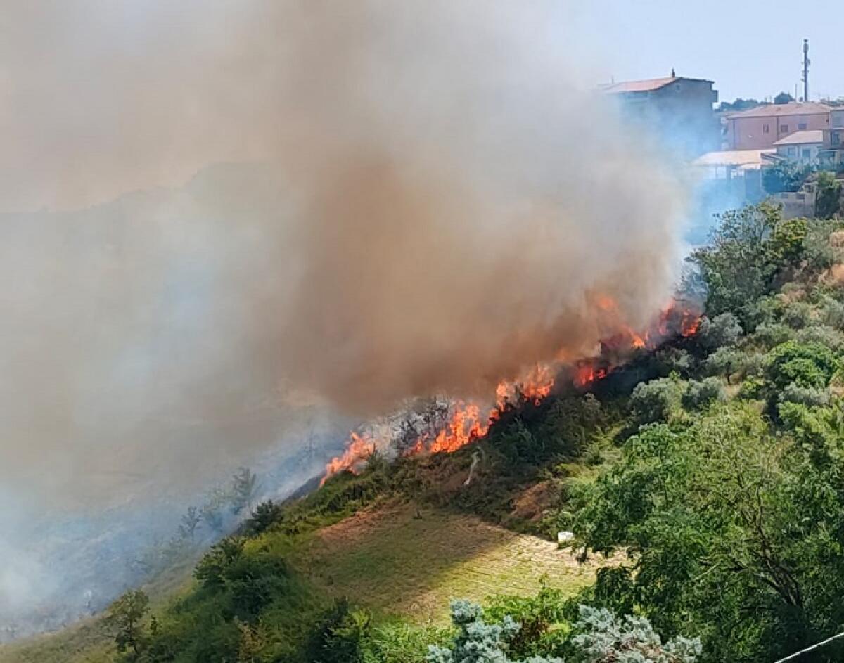 Aidone: le fiamme sono arrivate al centro abitato, le considerazioni del Sifus Confali Enna - 
